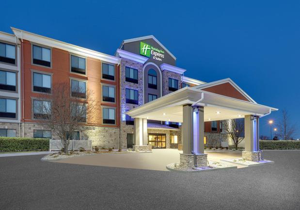 Images Holiday Inn Express & Suites Mitchell, an IHG Hotel