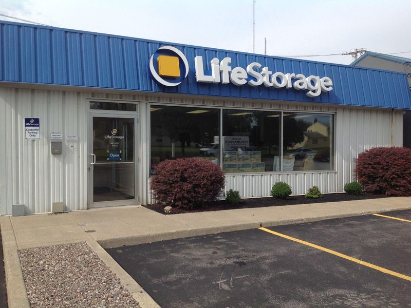 Images Life Storage - Lackawanna