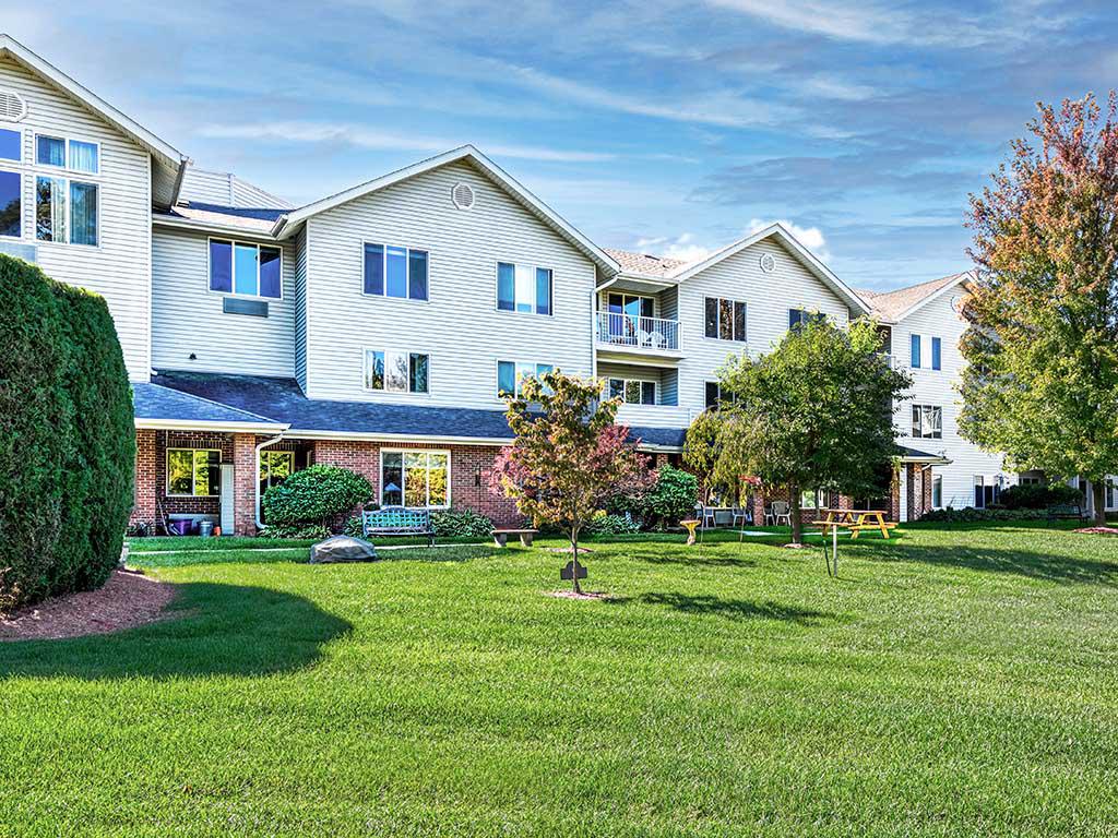 Holiday Blue Water Lodge, 2840 Keewahdin Road, Fort Gratiot Township