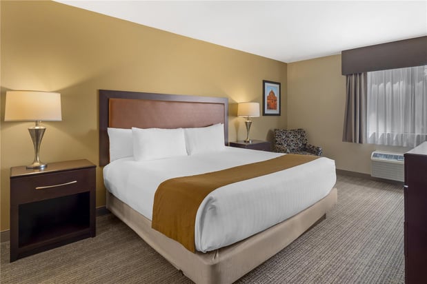 Images Best Western Plus Plaza by the Green