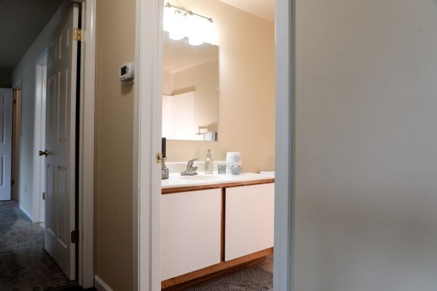 Shaker Run Apartment Bathroom