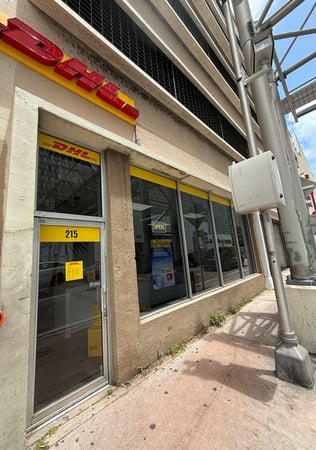 Images DHL Express Service Point Miami