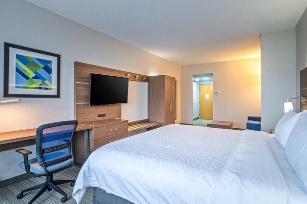 Images Holiday Inn Express & Suites Woodbridge by IHG