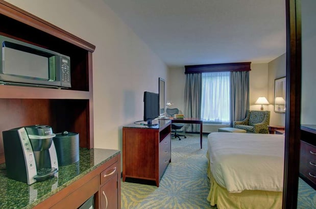 Images Hilton Garden Inn Norwalk