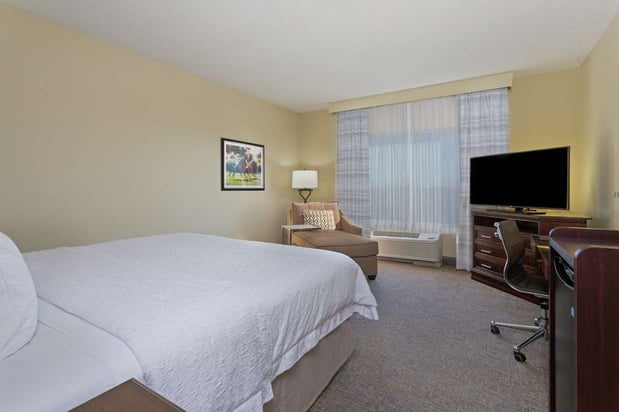 Images Hampton Inn & Suites Wellington
