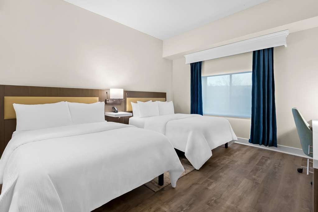 Double Queen Suite