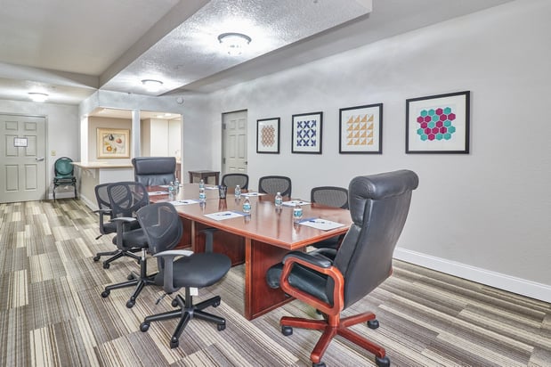 Images Holiday Inn Express & Suites Clearwater/US 19 N by IHG
