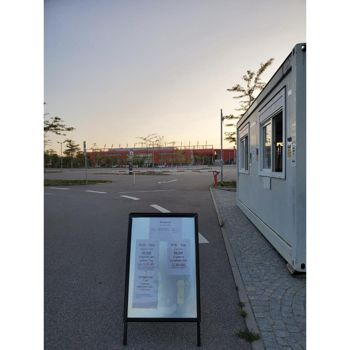 Covid-Bayern Teststelle am Regensburger Stadion - Franz-Josef-Strauß-Allee, Franz-Josef-Strauß-Allee 22 in Regensburg