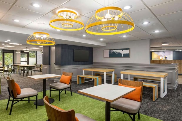 Images Spark by Hilton Sarasota Siesta Key Gateway