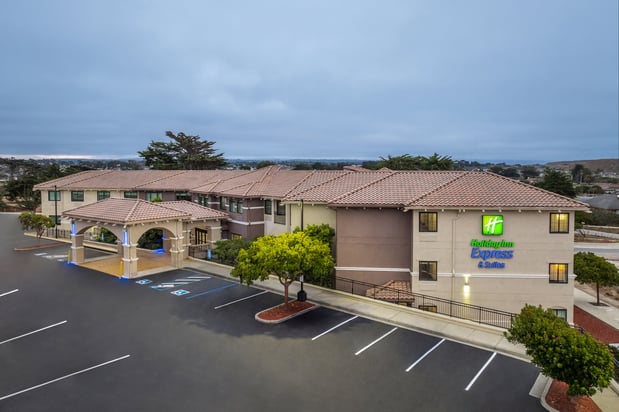 Images Holiday Inn Express & Suites Marina - State Beach Area by IHG
