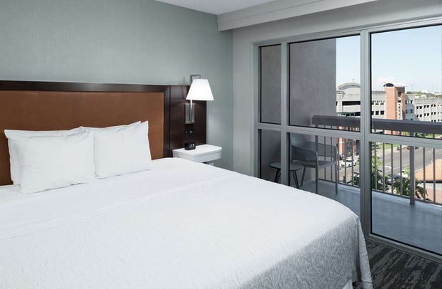 Images Hampton Inn & Suites Memphis-Beale Street