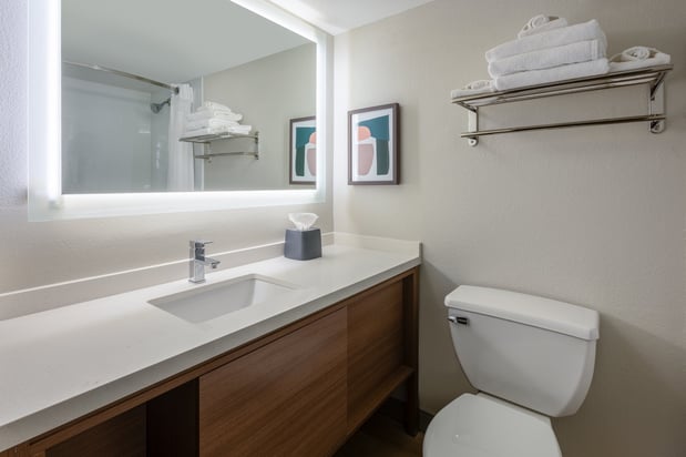 Images Holiday Inn Morgantown - Reading Area by IHG