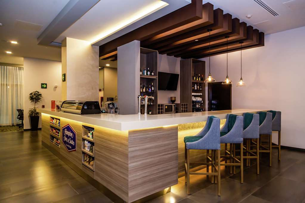 Images Hampton Inn & Suites by Hilton Puebla