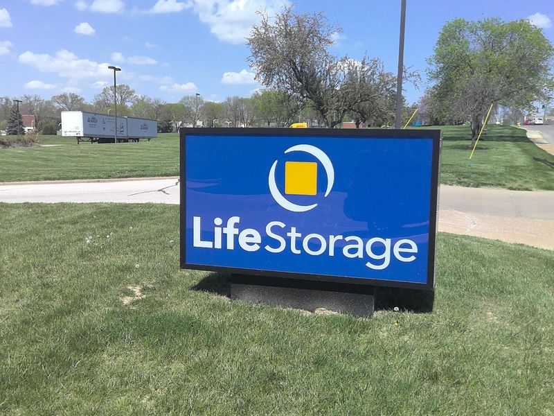 Images Life Storage - Maplewood