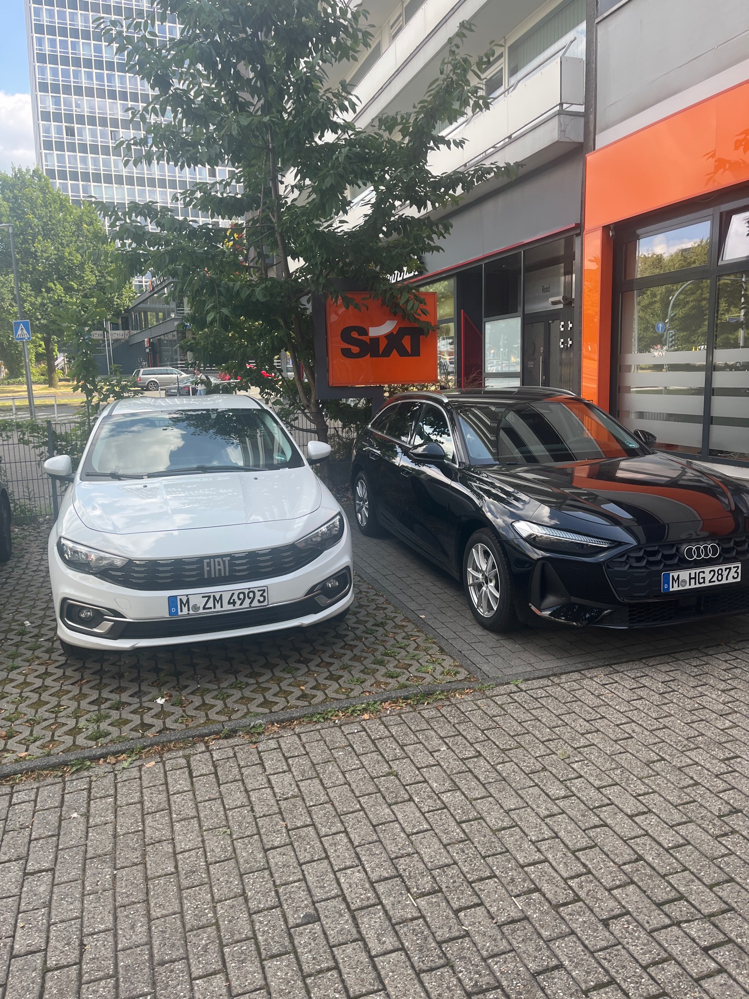 SIXT Auto- und Transportervermietung Essen Limbecker Platz, Ostfeldstr. 9 in Essen