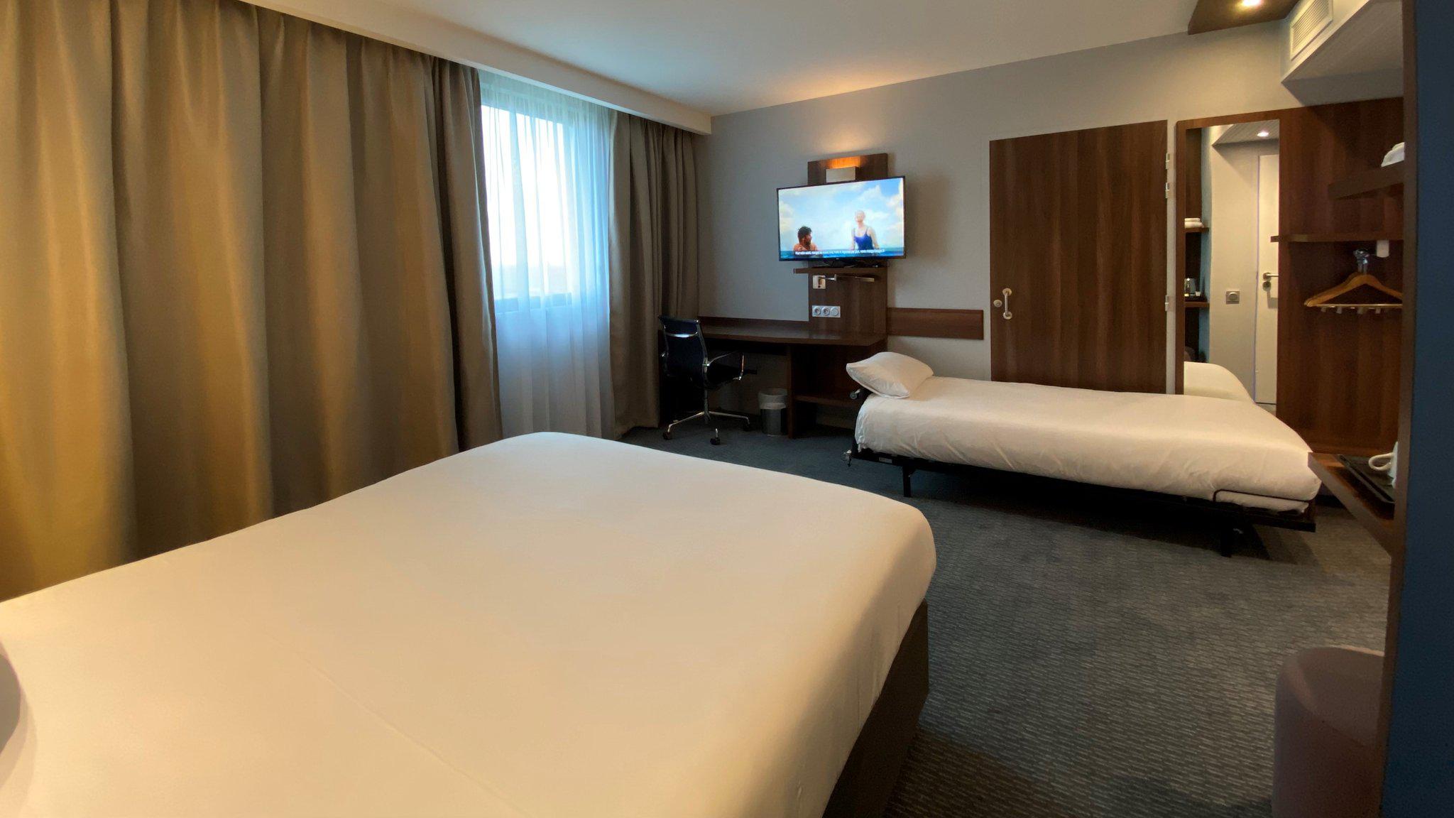 Holiday Inn Express Dijon, an IHG Hotel in SaintApollinaire, Rue de la Glaciere Hôtels et