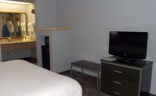 Images SureStay Plus by Best Western Warner Robins AFB