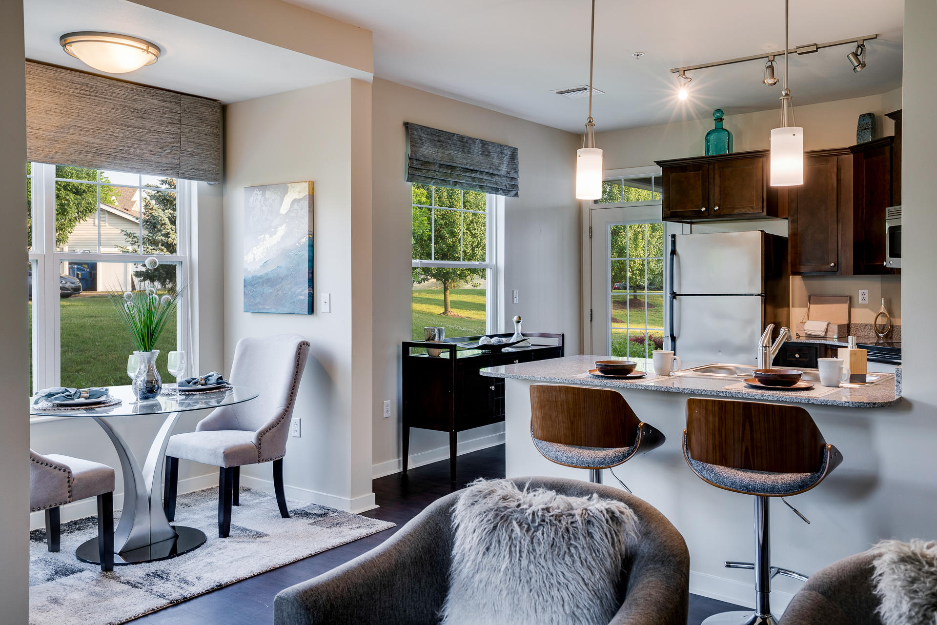 Open Concept Kitchen With Breakfast Bar & Dining Area