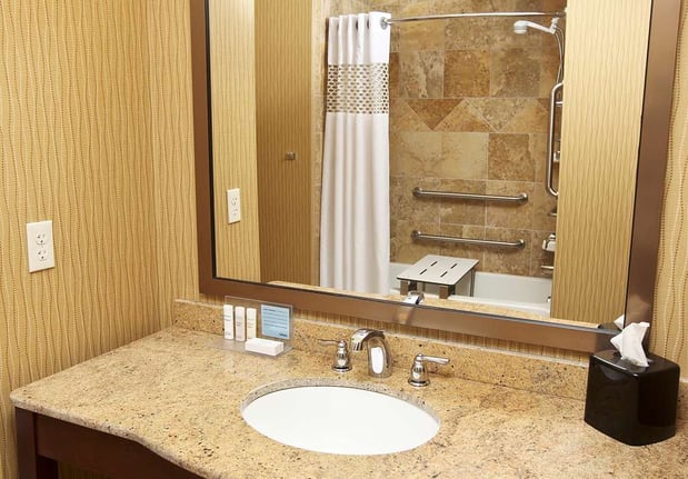 Images Hampton Inn & Suites Fargo Medical Center
