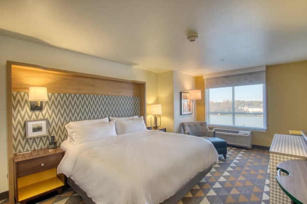 Images Holiday Inn Appleton by IHG