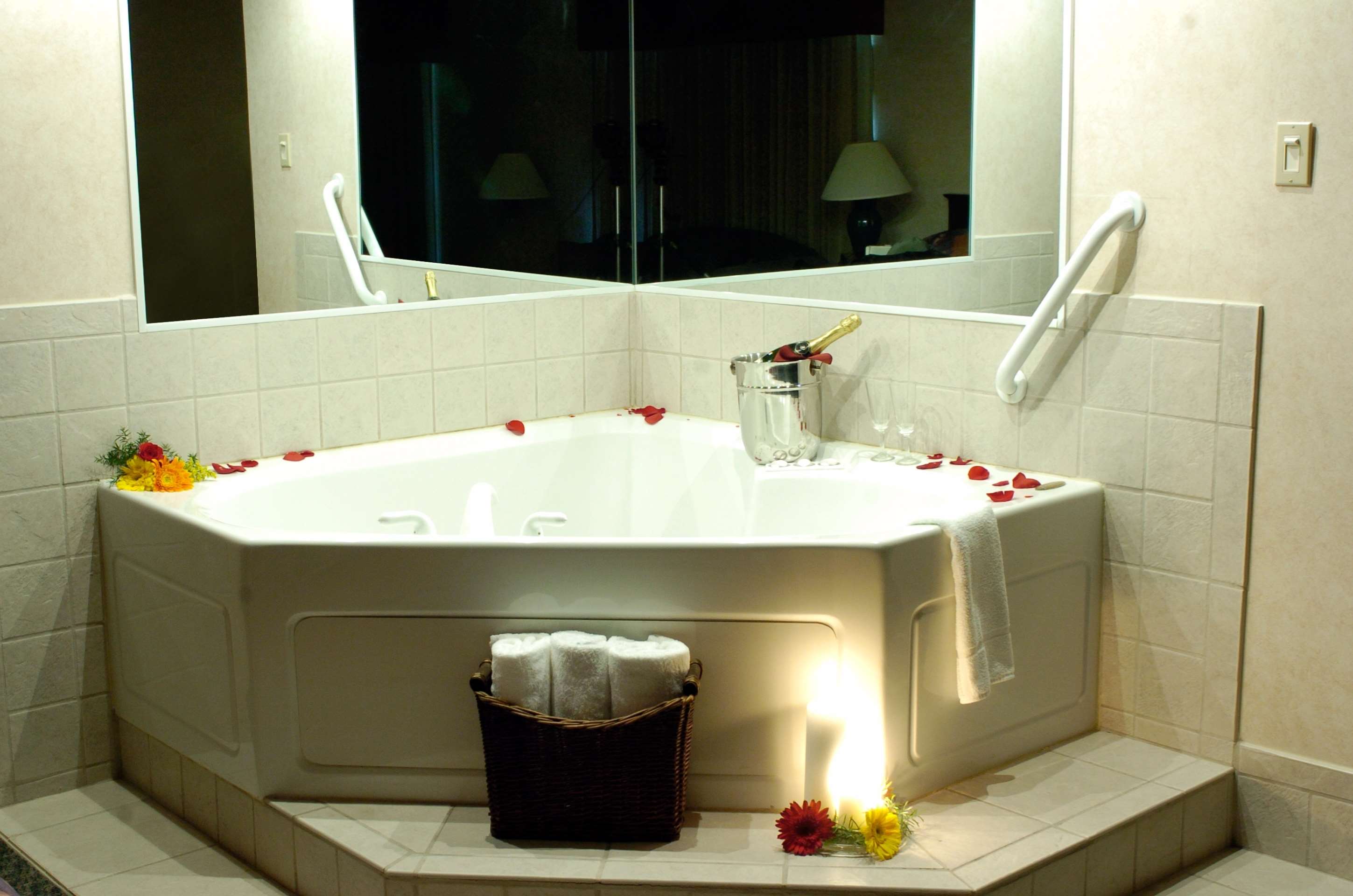 Best Western Plus Steeplegate Inn in Davenport, IA (Hotels & Motels