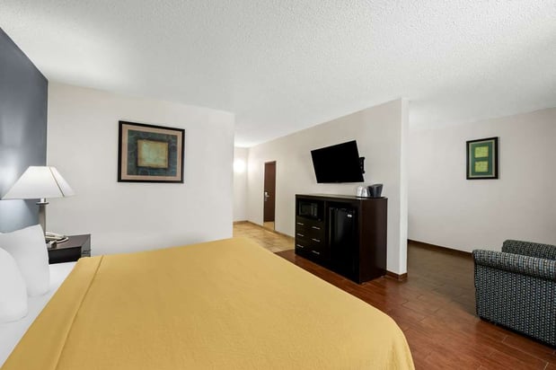 Images SureStay Plus by Best Western Lubbock Medical Center