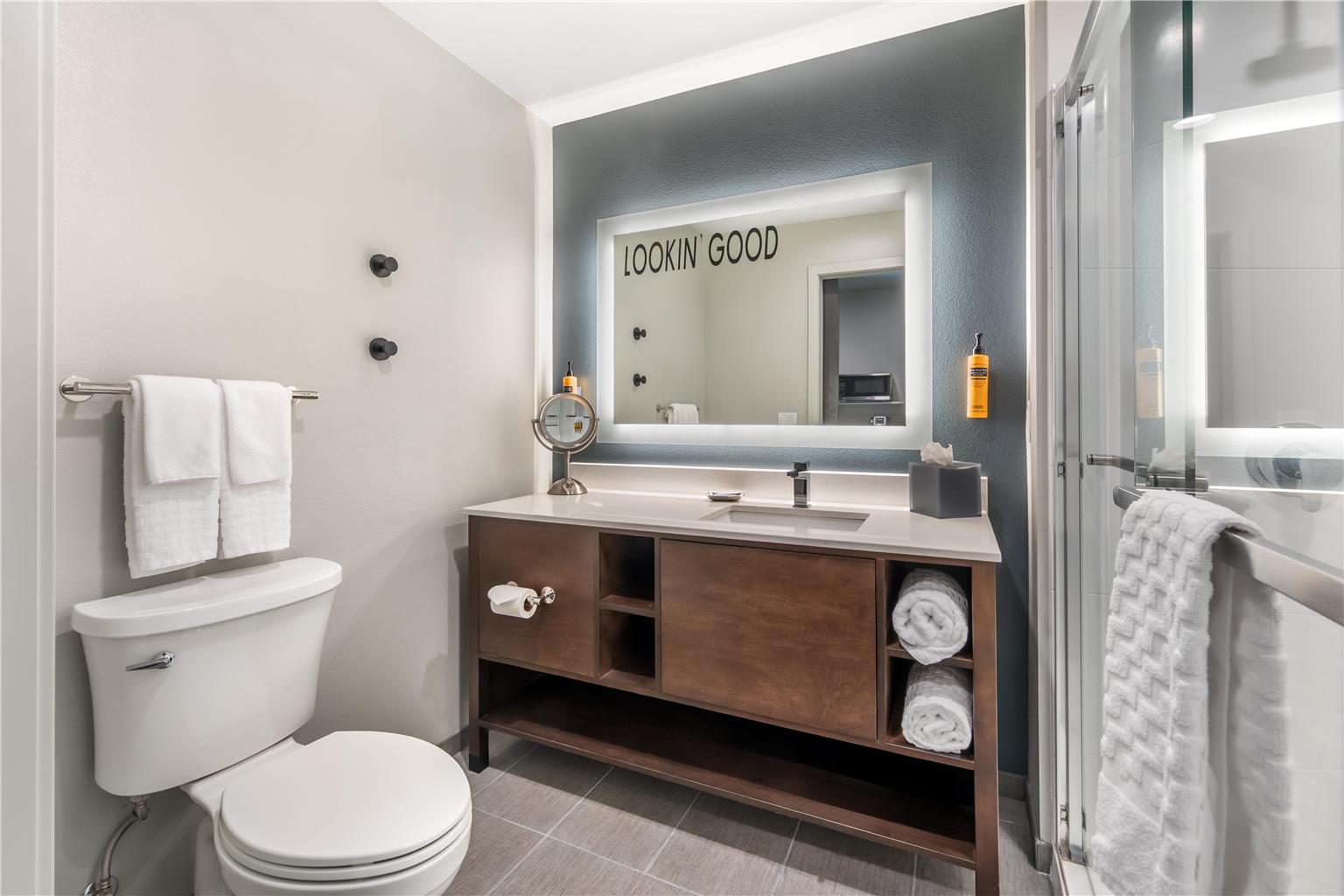 King Guest Bathroom