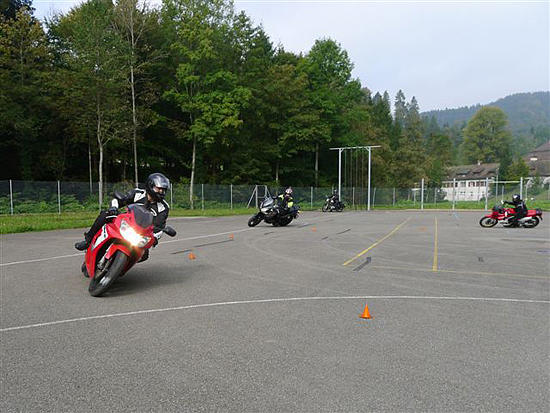 ABACUS Motorradfahrschule Tobler Urs, Apfelbaumstrasse 28 in Zürich