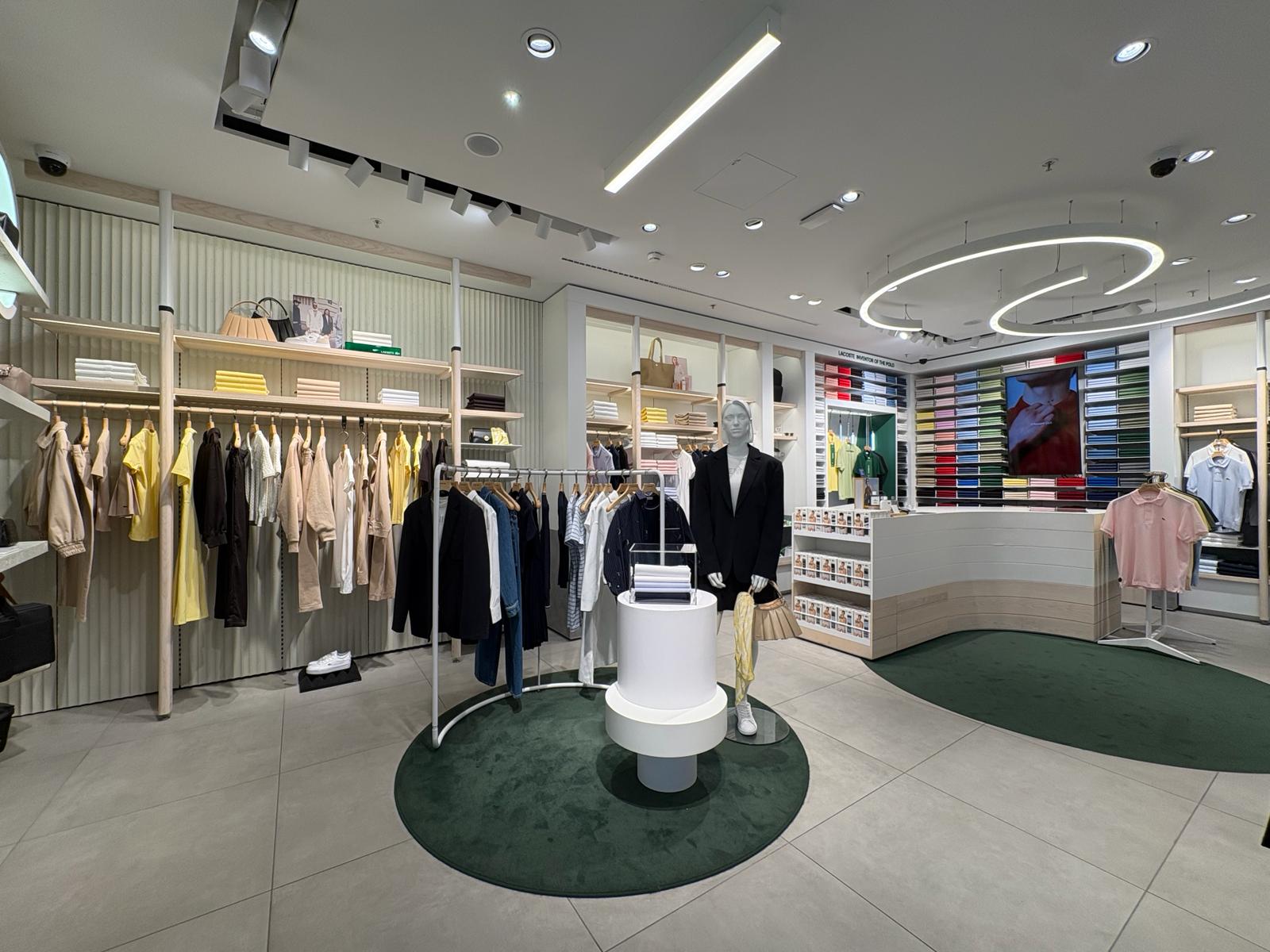 Lacoste, Europastraße 1 in Salzburg/Europark