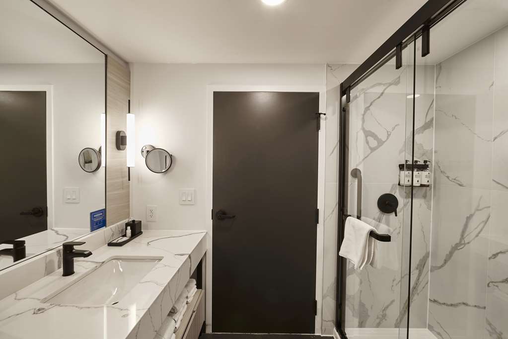 Images Bloom Mississauga, Tapestry Collection by Hilton