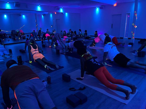 Images YogaSix Clermont