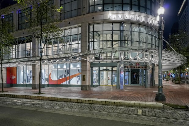 Images Nike Pioneer Place