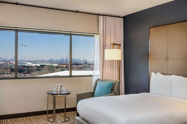 Images DoubleTree by Hilton Hotel Newark Airport