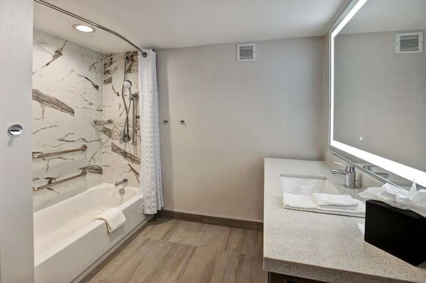 Images Embassy Suites by Hilton Oklahoma City Northwest