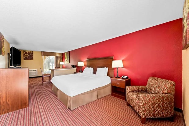 Images SureStay Plus by Best Western San Antonio Fiesta Inn