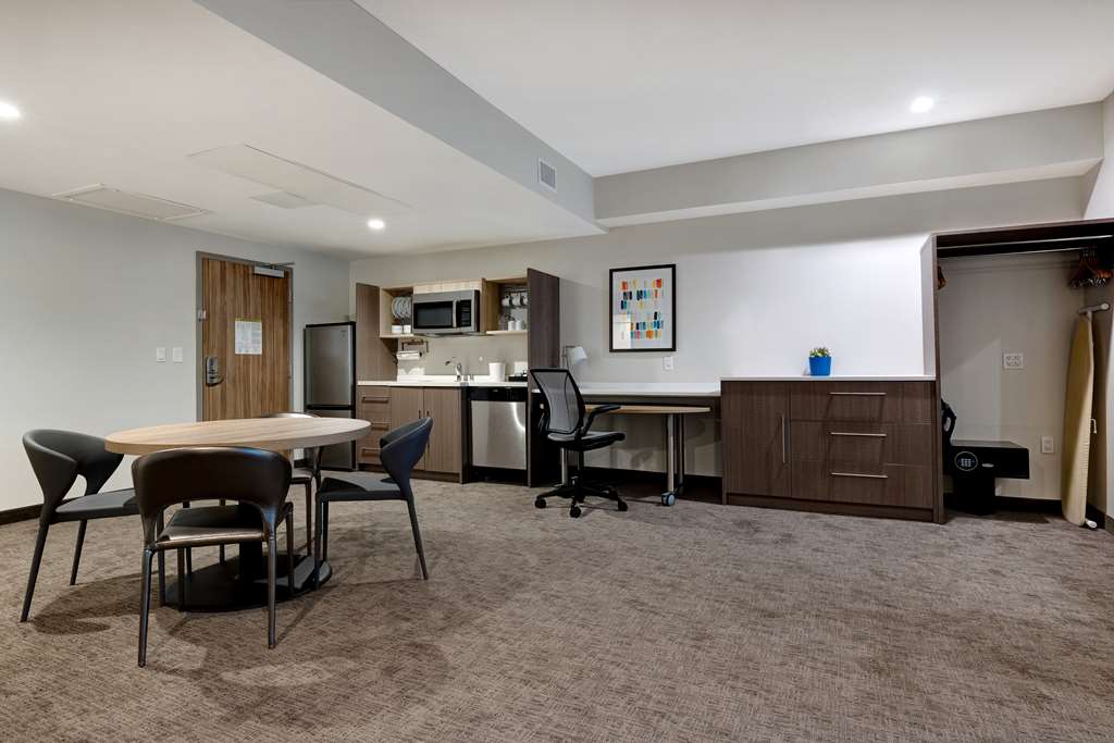Guest room