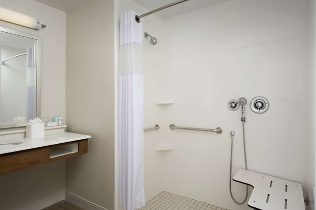 Images Hampton Inn & Suites Falls Church