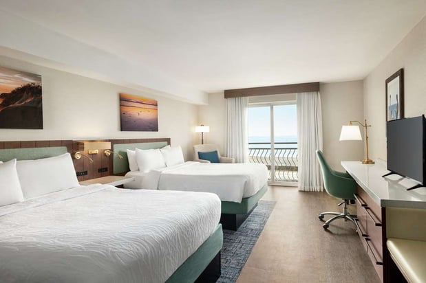 Images Hilton Garden Inn Carlsbad Beach