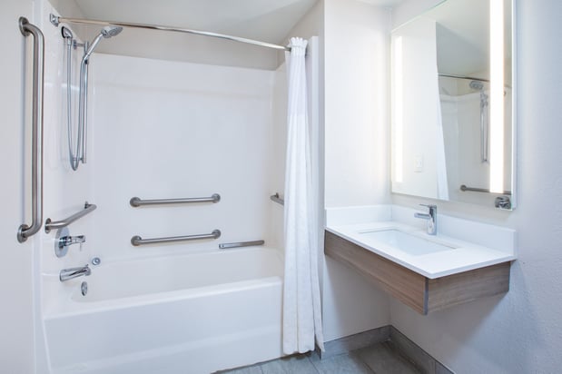 Images Holiday Inn Express & Suites Milwaukee NW – Park Place by IHG