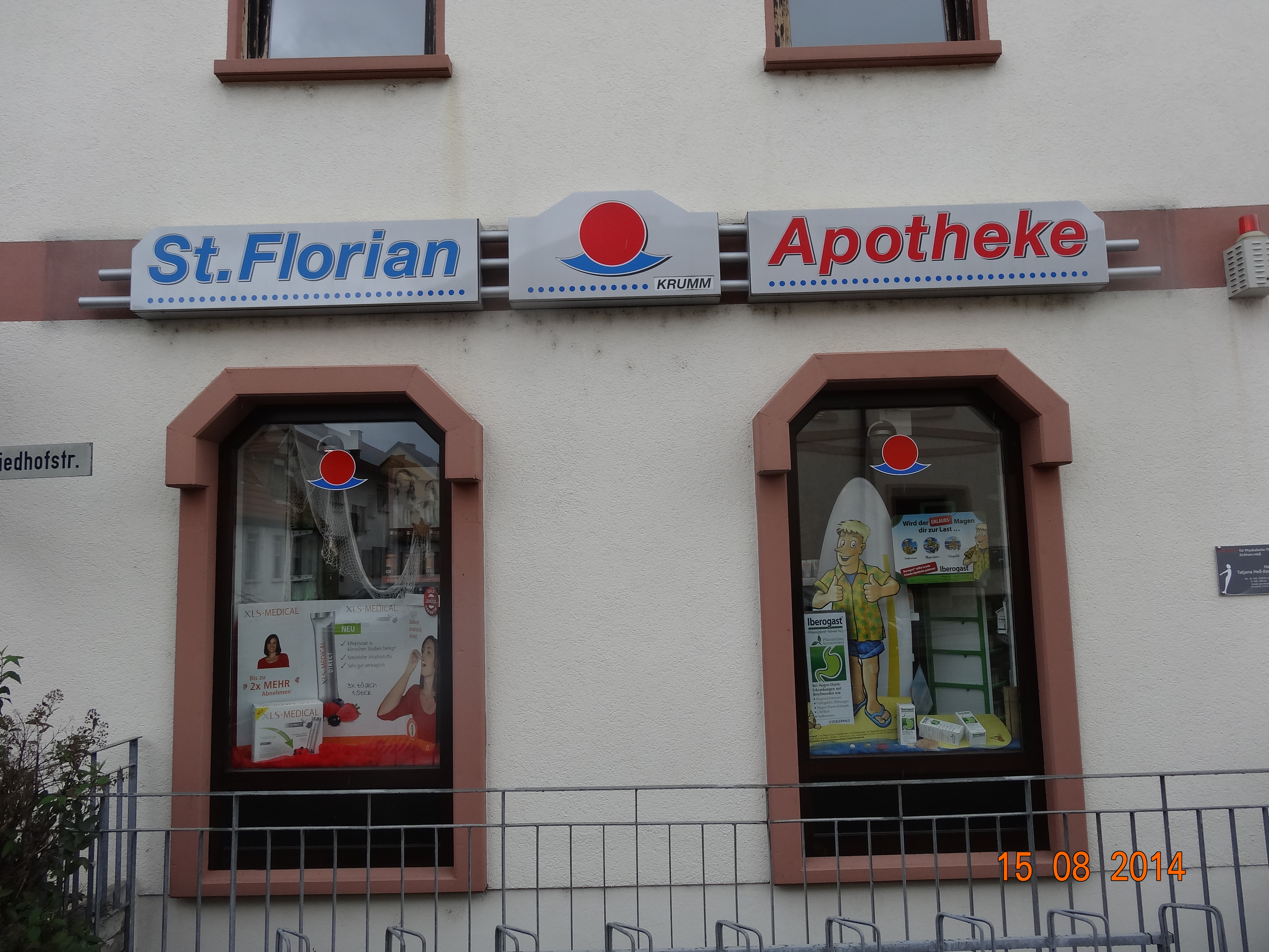 Aussenansicht der St. Florian-Apotheke Reilingen