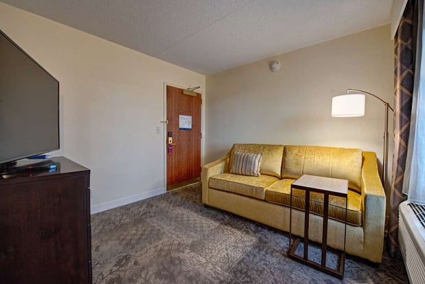 Images Hampton Inn & Suites Rockville Centre