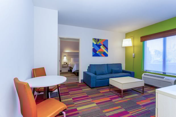 Images Holiday Inn Express & Suites Orlando - International Drive by IHG