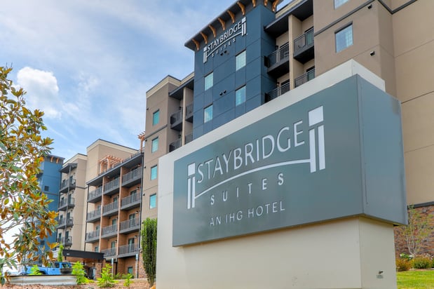 Images Staybridge Suites Pigeon Forge - Smoky Mtns by IHG