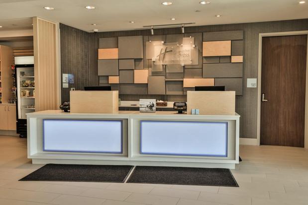 Images Holiday Inn Express & Suites Nashville Metrocenter Downtown by IHG