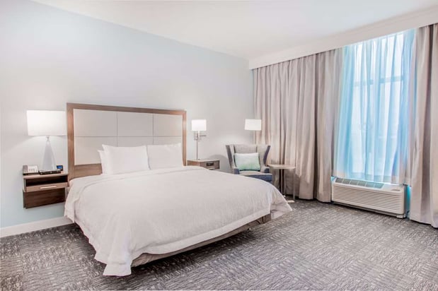 Images Hampton Inn & Suites Panama City Beach-Beachfront