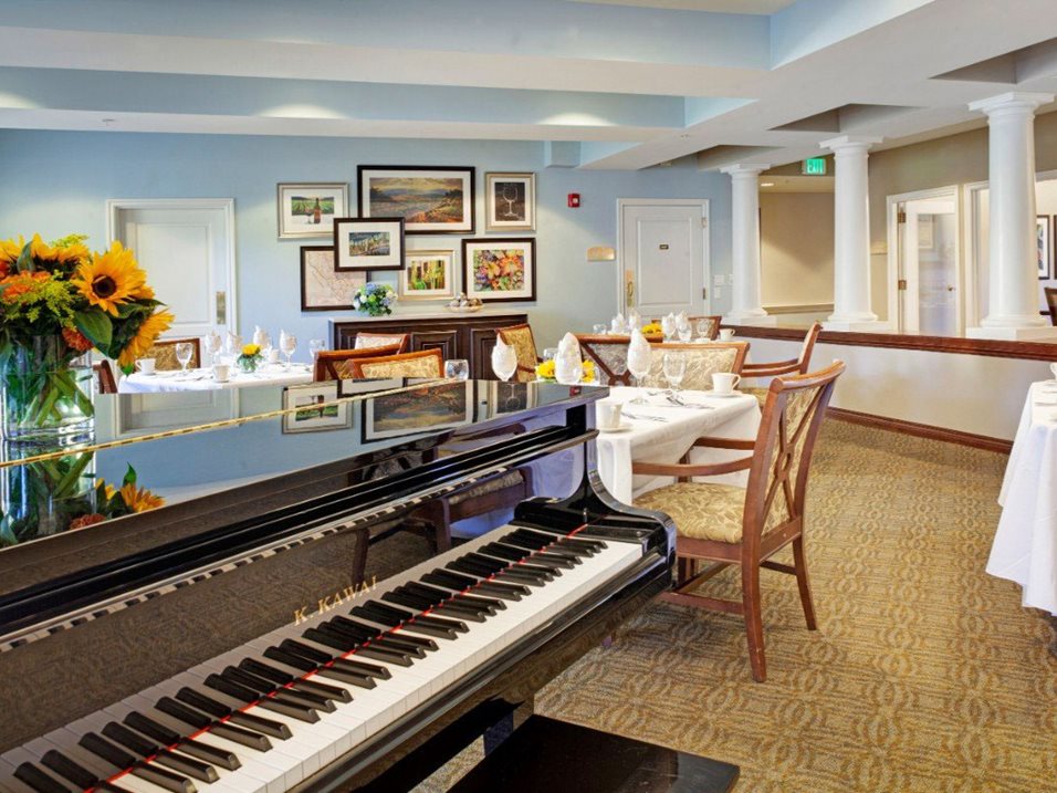 Plaza Lounge With Piano at Cogir On Napa Road