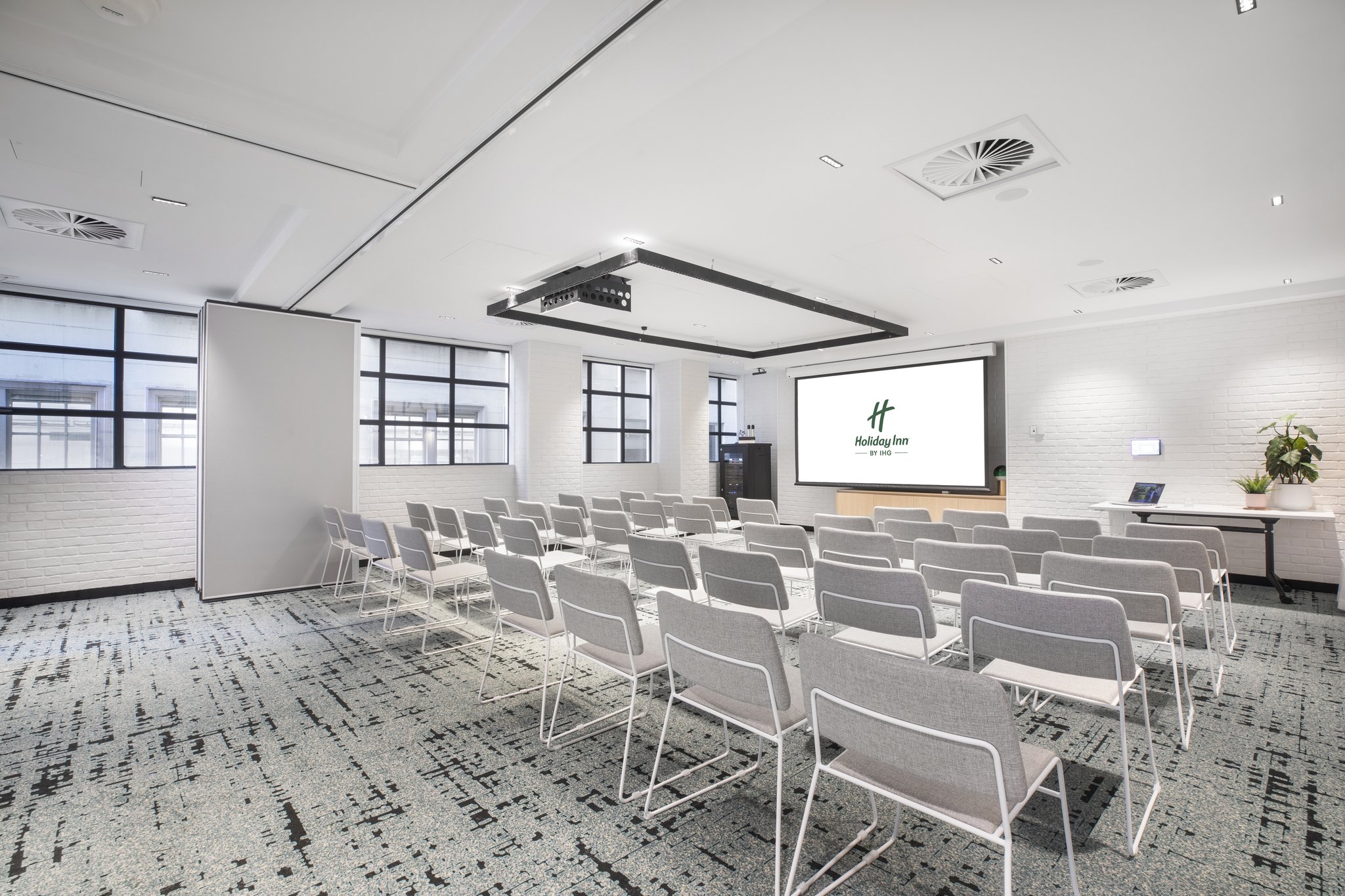 Images Holiday Inn Melbourne Bourke Street Mall by IHG