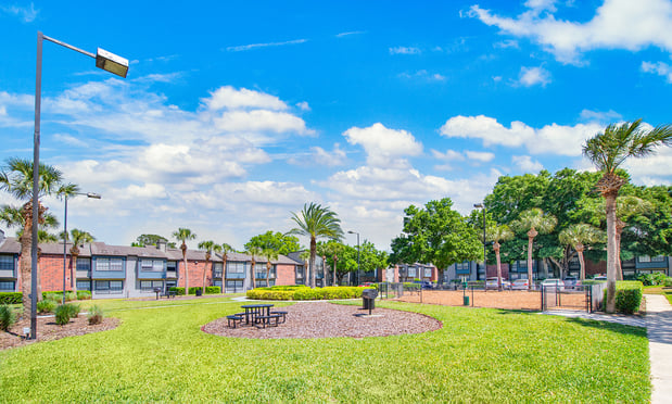 Images MAA Tiffany Oaks