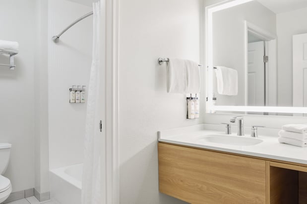 Images Staybridge Suites Peoria-Downtown by IHG
