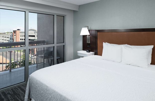 Images Hampton Inn & Suites Memphis-Beale Street